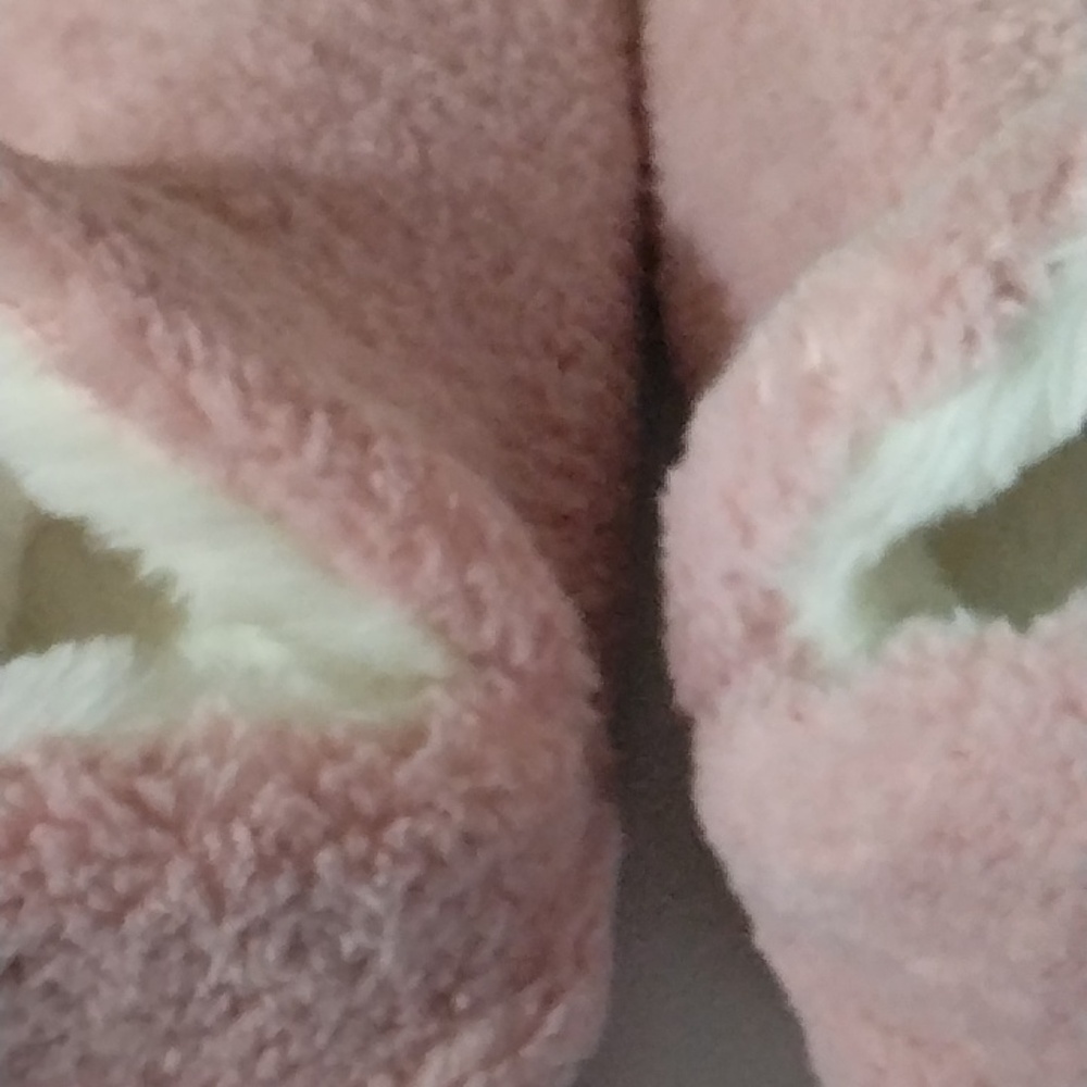 New With Tags Pink Color Memory Foam Slippers - Picture 16 of 16